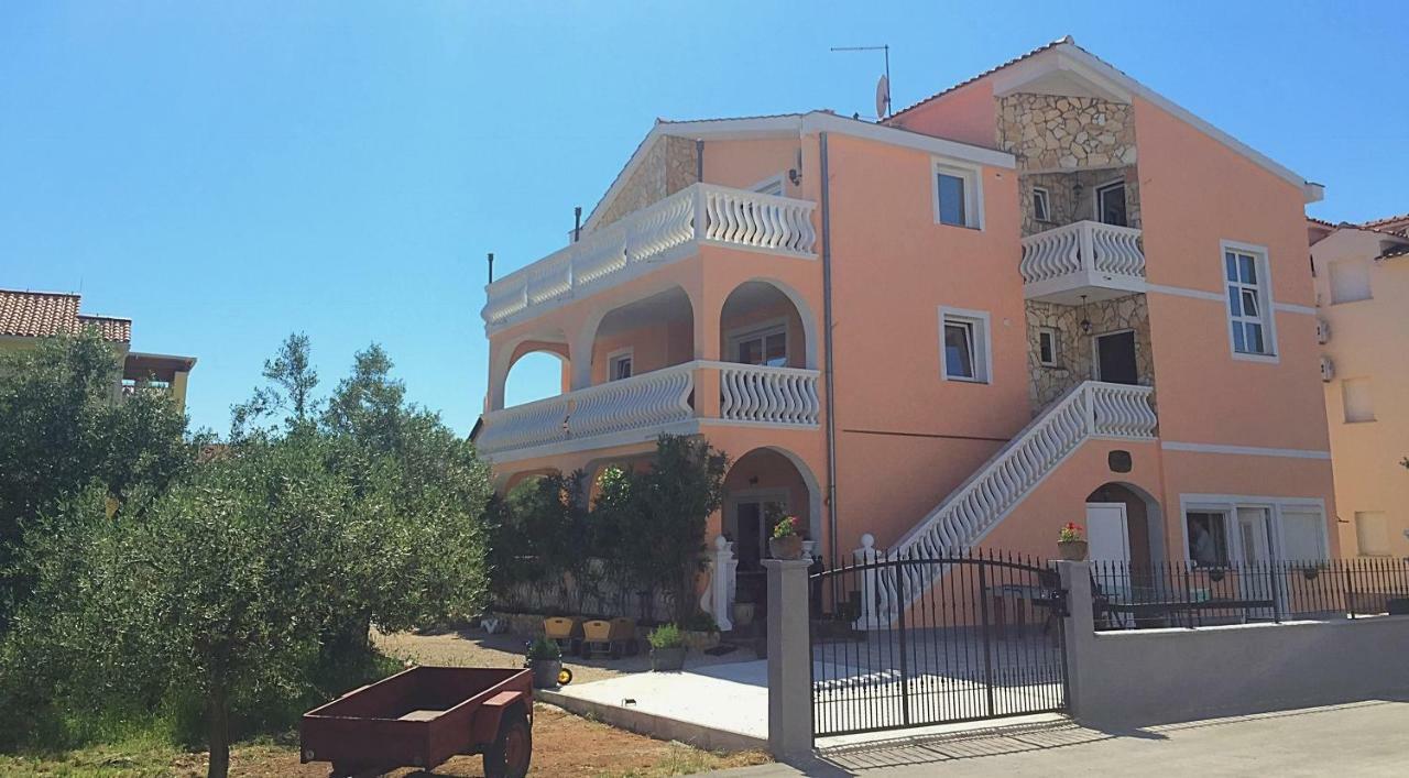 Apartments Villa Dolmar Vodice Eksteriør billede