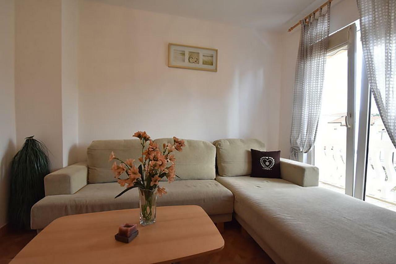 Apartments Villa Dolmar Vodice Eksteriør billede