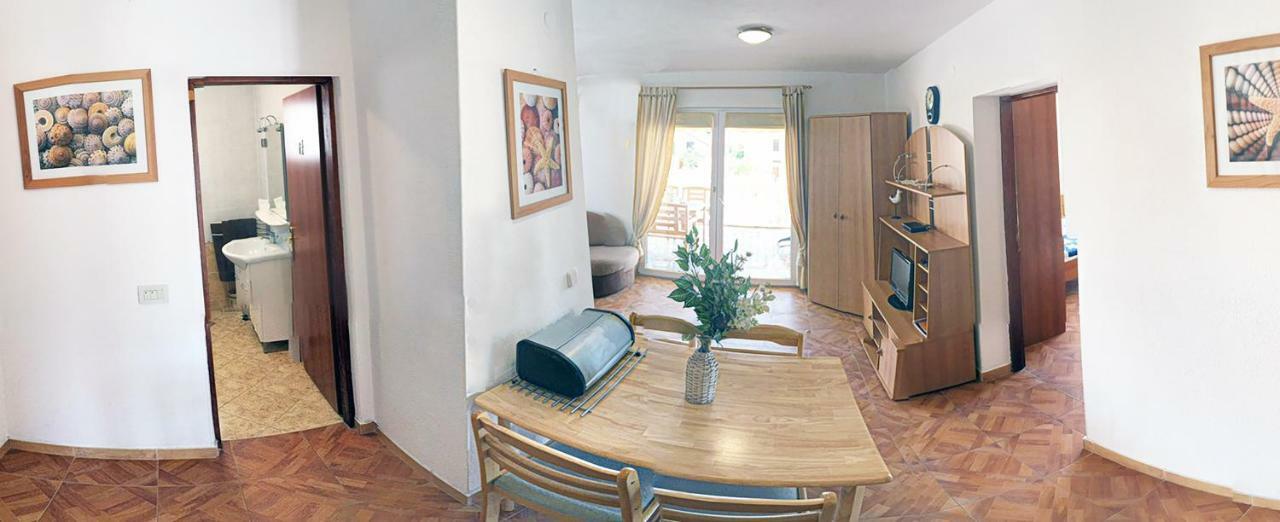 Apartments Villa Dolmar Vodice Eksteriør billede